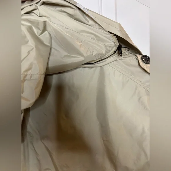 EUC BURBERRY Womens Beige Double-Breasted Nylon Trench Raincoat Coat size 8 - Picture 9 of 14
